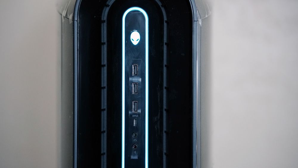 Alienware Aurora R10 Ryzen Edition review | Tom's Guide Alienware Aurora R10 Ryzen Edition review | Tom's Guide