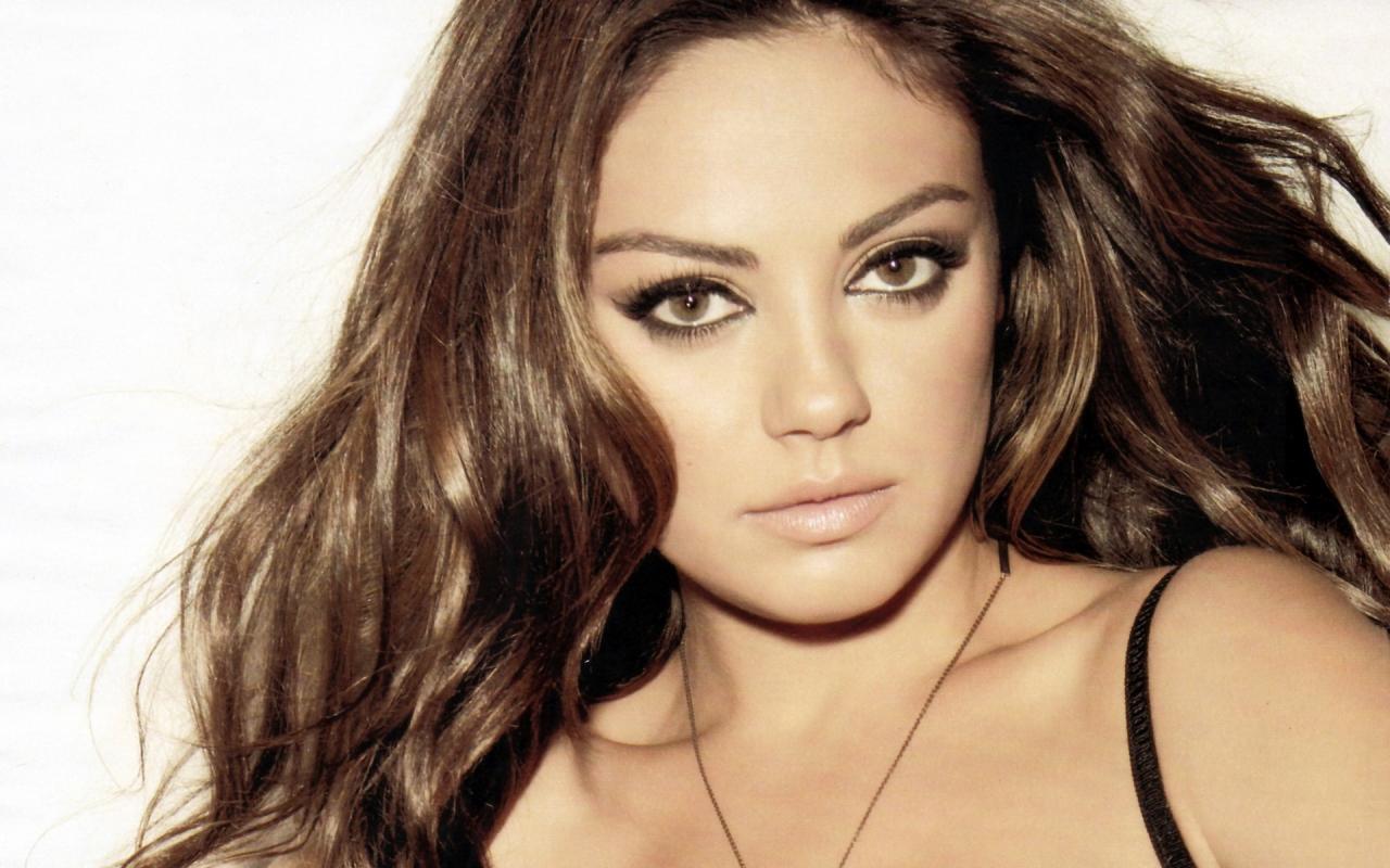 Gorgeous Emma 2 - Wallpaper, High Definition, High Quality, Widescreen Gorgeous Emma 2 - Wallpaper, High Definition, High Quality, Widescreen