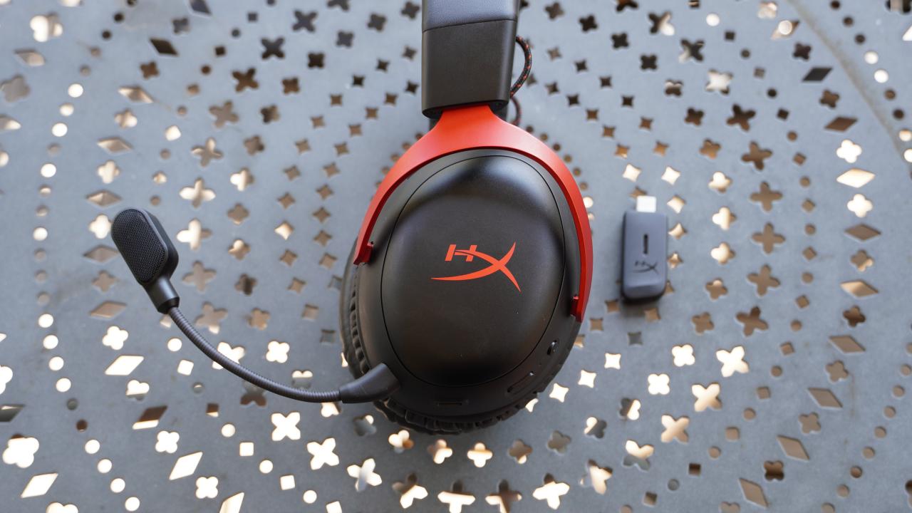 HyperX Cloud III Wireless – Gaming Headset for PC, PS5, PS4, up to 120-hour Battery, 2.4GHz Wireless, DTS Spatial Audio, 53mm Angled Drivers, Memory Foam, Durable Frame, 10mm Microphone, Black