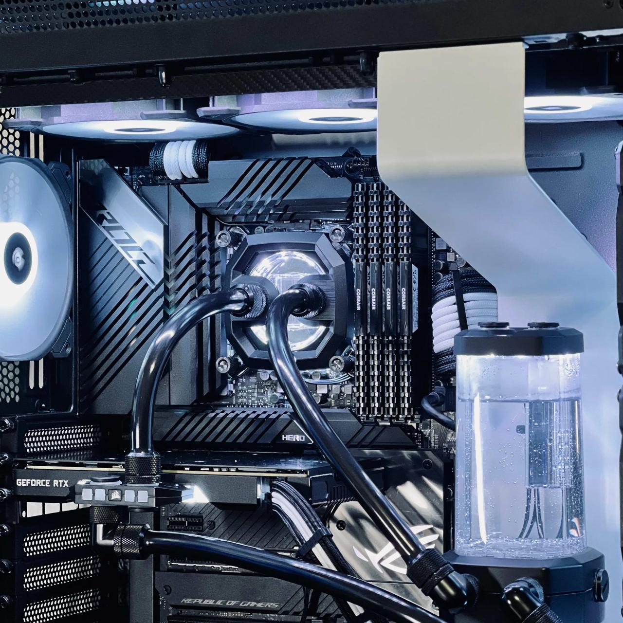 Liquid cooled pc