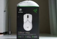 Razer Viper Ultimate Lightweight Wireless Gaming Mouse & RGB Charging Dock: Hyperspeed Wireless Technology - 20K DPI Optical Sensor - 74g Lightweight - 70 Hr Battery - Mercury White